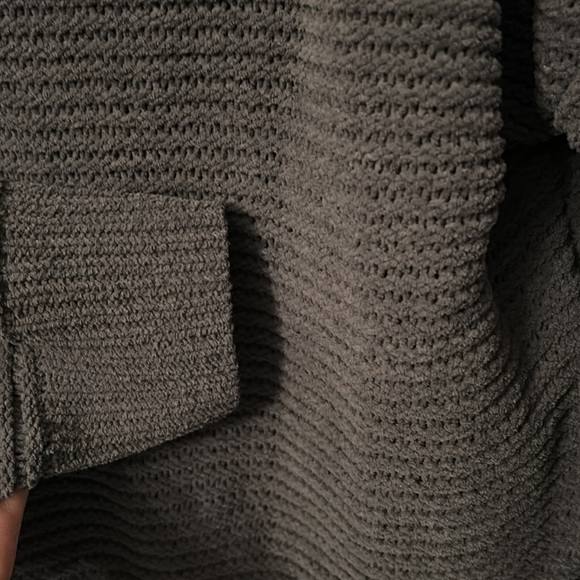 Hollister sweater - Picture 4 of 5